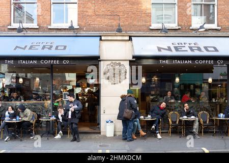 Caffe Nero Store in Soho, Leicester Square, London. Stockfoto