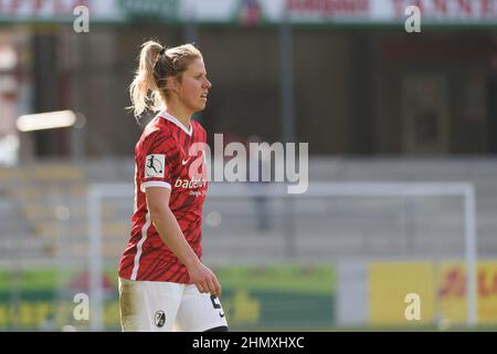 Freiburg, Deutschland. 12th. Februar 2022. Freiburg, 12th 2022. Februar Jana Vojtekova (20 SC Freiburg) beim Bundesligaspiel Flyeralarm Frauen zwischen dem SC Freiburg und dem FC Bayern München im Dreisamstadion, Freiburg. Sven Beyrich/SPP Kredit: SPP Sport Pressefoto. /Alamy Live News Stockfoto