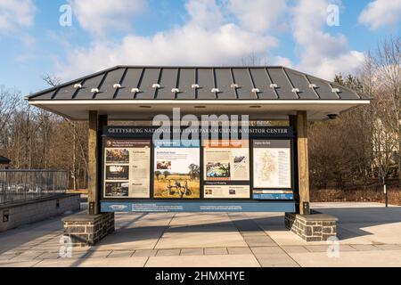 Eine große, überdachte Informationstoppe im Gettysburg National Military Park Museum and Visitor Center in Gettysburg, Pennsylvania, USA Stockfoto