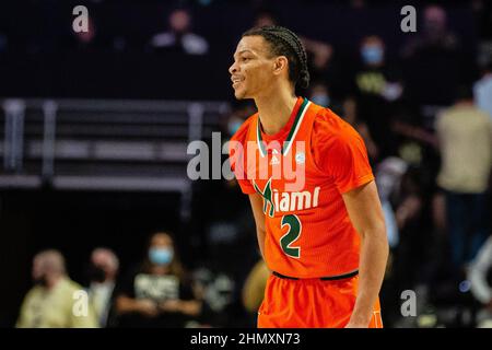 Winston-Salem, NC, USA. 12th. Februar 2022. Miami (FL) der Hurricanes-Wächter Isaiah Wong (2) lächelt, nachdem er Wake Forest Demon Diakone beim ACC Basketball-Matchup im LJVM Coliseum in Winston-Salem, NC, geschlagen hat. (Scott Kinser/Cal Sport Media). Kredit: csm/Alamy Live Nachrichten Stockfoto