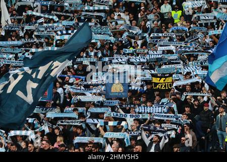 Rom, Italien. 12th. Februar 2022. SS Lazio-Fans während der italienischen Serie A 2021/22 Fußballspiel zwischen S.S. Lazio und dem FC Bologna im Olimpico-Stadion in Rom, Italien am 12th. Februar 2022 (Foto: Rafaele Conti/Pacific Press) Quelle: Pacific Press Media Production Corp./Alamy Live News Stockfoto