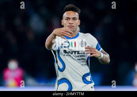 InterÕs Argentinischer Stürmer Lautaro Martinez gestikulieren während des Fußballspiels der Serie A zwischen SSC Napoli und Inter. Napoli Interdraw 1-1. Stockfoto