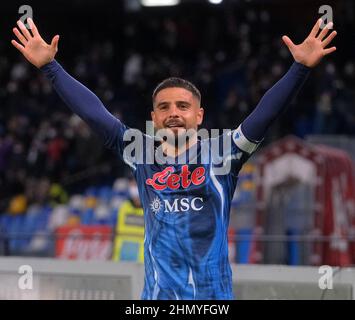 Neapel. 12th. Februar 2022. Lorenzo Insigne von Napoli feiert sein Tor während eines Fußballspiels der Serie A zwischen Napoli und dem FC Inter in Neapel, Italien, am 12. Februar 2022. Quelle: Alberto Lingria/Xinhua/Alamy Live News Stockfoto