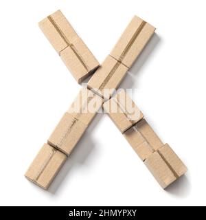Buchstabe X. Alphabet aus Pappkartons zur Lieferung isoliert auf weißem Hintergrund. Stockfoto
