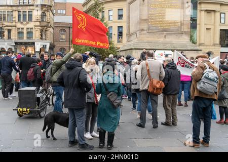 Protest zur „Cost of Living Crisis“ in Newcastle upon Tyne, Großbritannien, gegen steigende Preise und Inflation, organisiert von der Volksversammlung. Stockfoto