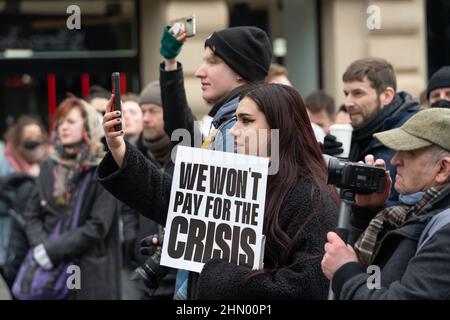 Protest zur „Cost of Living Crisis“ in Newcastle upon Tyne, Großbritannien, gegen steigende Preise und Inflation, organisiert von der Volksversammlung. Stockfoto