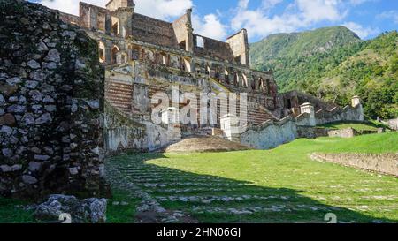 Sans Souci Palace, in Haiti, Insel, Karibik, Amerika. Es war eine königliche Residenz in den frühen 1800er Jahren, jetzt ein UNESCO-Weltkulturerbe. Stockfoto