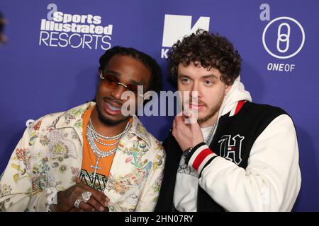 Quavo und Jack Harlow kommen am Samstag, den 12. Februar 2022, in Century City, Kalifornien, bei Sports Illustrated The Party x Palm Tree Crew an. (Foto von Conor Duffy/Sipa USA) Stockfoto