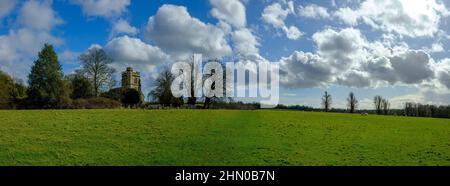 Soberton, Großbritannien - 1. März 2020: St Peter's Church, Soberton im Meon Valley im South Downs National Park, Hampshire, Großbritannien Stockfoto