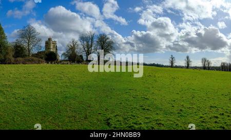 Soberton, Großbritannien - 1. März 2020: St Peter's Church, Soberton im Meon Valley im South Downs National Park, Hampshire, Großbritannien Stockfoto