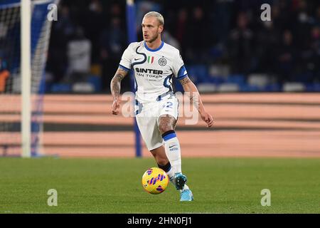 Neapel, Italien. 12th. Februar 2022. Federico Dimarco vom FC Internazionale während des Spiels der Serie A 2021/22 zwischen SSC Napoli und FC Internazionale im Diego Armando Maradona Stadium am 12. Februar s in Neapel, Italien Credit: Independent Photo Agency/Alamy Live News Stockfoto