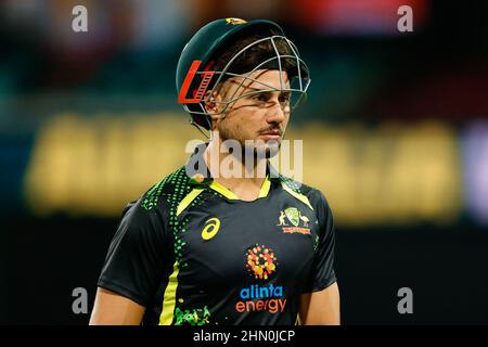 Sydney, Australien. 13th. Februar 2022. Marcus Stoinis aus Australien schaut am 13. Februar 2022 während des Internationalen T20-Spiels zwischen Australien und Sri Lanka auf dem Sydney Cricket Ground, Sydney, Australien, nach. Foto von Peter Dovgan. Nur zur redaktionellen Verwendung, Lizenz für kommerzielle Nutzung erforderlich. Keine Verwendung bei Wetten, Spielen oder Veröffentlichungen einzelner Clubs/Vereine/Spieler. Kredit: UK Sports Pics Ltd/Alamy Live Nachrichten Stockfoto