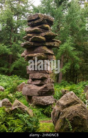 Der Turm eine Felssäule, die Teil des Druidentempels ist, eine Torheit in der Nähe von Masham in North Yorkshire Stockfoto