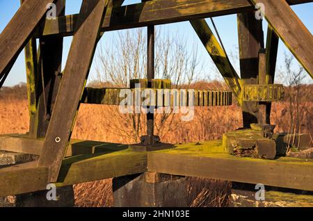 Details von Boardman's Mill Open Gerahmt Böll Winddrainage Pumpe von der River Ant auf den Norfolk Broads in How Hill, Ludham, Norfolk, England, Großbritannien. Stockfoto