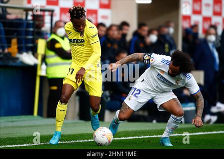 12th. Februar 2022; Estadio La Ceramica, Vila Real, Spanien; La Liga Football, Villarreal CF gegen Real Madrid; Samu Chukwueze von Villarreal CF und Mar Stockfoto