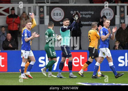 NEWPORT, GROSSBRITANNIEN. FEB 12th Carl Piergianni von Oldham Athletic vor dem Spiel der Sky Bet League 2 zwischen Newport County und Oldham Athletic bei der Rodney Parade, Newport, am Samstag, den 12th. Februar 2022. (Kredit: Eddie Garvey | MI Nachrichten) Kredit: MI Nachrichten & Sport /Alamy Live Nachrichten Stockfoto