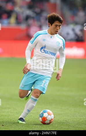 firo: 02/13/2022 Fuvuball, Fußball, 2.Bundesliga, Saison 2021/2022, F95 Fortuna Dvºsseldorf, Düsseldorf - FC Schalke 04 Dong Gyeong Lee, Einzelaktion Stockfoto