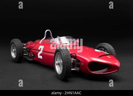 Modellauto aus Druckguss von Exoto Ferrari Dino Shark Nose 156 (1961) im Maßstab 1/18 Stockfoto