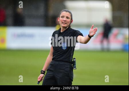 London, Großbritannien. 13th. Februar 2022. Kings Langley 13-02-2022 Schiedsrichterin Melissa Burgin während der FA Championship zwischen Watford und Lewes im Orbital Fasteners Stadium - Kings Langley - England Kevin Hodgson/SPP Credit: SPP Sport Press Photo. /Alamy Live News Stockfoto