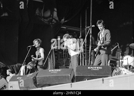Wilko Johnson und die Lew Lewis Band treten beim Reading Festival 1982 in England auf. Stockfoto