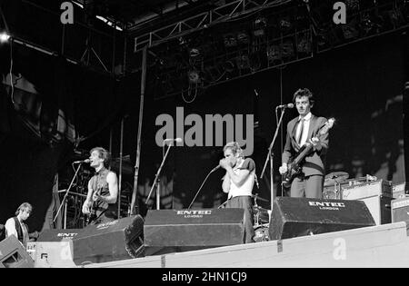 Wilko Johnson und die Lew Lewis Band treten beim Reading Festival 1982 in England auf. Stockfoto