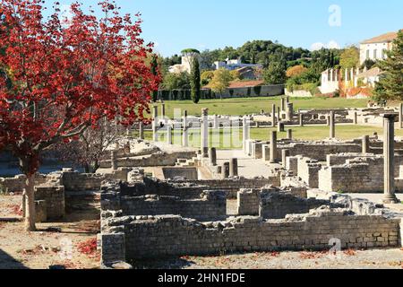 Römische Überreste auf dem Gelände von Vaison-la-romaine. Stockfoto