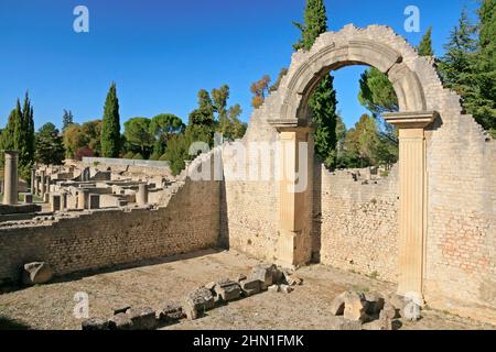 Römische Überreste auf dem Gelände von Vaison-la-romaine. Stockfoto