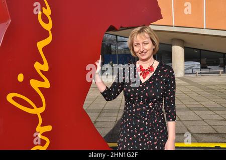 Berlin, Deutschland. 12th. Februar 2022. Der Animationsfilm Suzie in the Garden von Lucie Sunkova wird im Rahmen der Internationalen Filmfestspiele Berlin „Berlinale“ in Berlin gezeigt. Lucie Sunkova (im Bild) posiert für Fotografin in Berlin, Deutschland, 12. Februar 2022. Kredit: Ales Zapotocky/CTK Foto/Alamy Live Nachrichten Stockfoto