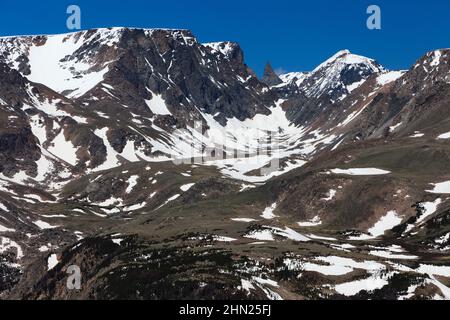 Bear's Tooth Mountain Peak vom Gardiner Trailhead, Beartooth Highway, Montana, USA Stockfoto