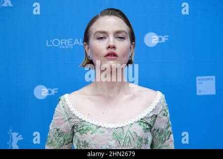 Berlin, Deutschland. 13th. Februar 2022. Maddie Hasson bei der Taurus Premiere im Rahmen der Internationalen Filmfestspiele Berlin 72nd (Berlinale) am 13. Februar 2022 in Berlin. Foto von Aurore Marechal/ABACAPRESS.COM Quelle: Abaca Press/Alamy Live News Stockfoto