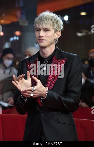 Berlin, Deutschland. 13th. Februar 2022. Colson Baker bei der Taurus Premiere im Rahmen der Internationalen Filmfestspiele Berlin (Berlinale) 72nd am 13. Februar 2022 in Berlin. Foto von Aurore Marechal/ABACAPRESS.COM Quelle: Abaca Press/Alamy Live News Stockfoto