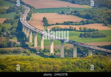 Luftaufnahme, Mintarder Ruhrtal-Brücke, Saarn, Mülheim an der Ruhr, Ruhrgebiet, Nordrhein-Westfalen, Deutschland, A52 Autobahn, Autobahnbrücke, Brücke, Stockfoto