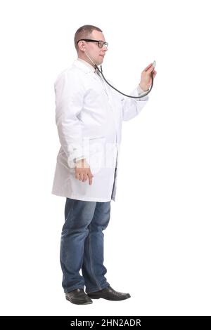 Arzt hören Patienten Brust mit Stethoskop in seinem Büro im Krankenhaus Stockfoto