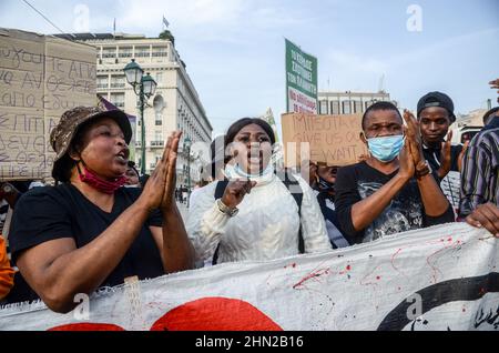 Flüchtlinge protestieren in Athen und verweigern das Leben in den griechischen Flüchtlingslagern und fordern staatliche Zuwendungen und kostenlose Wohnungen in den Städten. Stockfoto