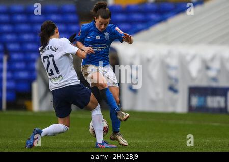 Birmingham, England, 13th. Februar Maeva Clemaron (21 Tottenham Hotspur) spielt Christie Murray (10 Birmingham City) im WSL-Spiel zwischen Birmingham City und Tottenham Hotspur in St. Andrews. Gareth Evans/SPP Kredit: SPP Sport Pressefoto. /Alamy Live News Stockfoto