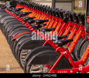 WASHINGTON, DC, USA - Lagerregal von Capital Bikeshare Fahrräder bereit zu mieten. Stockfoto