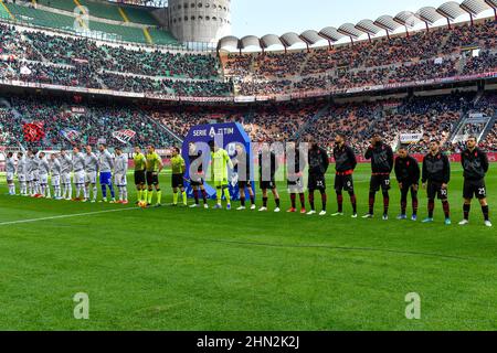 Mailand, Italien. 13th. Februar 2022. Der Spieler der beiden Teams stehen vor dem Spiel der Serie A zwischen AC Mailand und Sampdoria in San Siro in Mailand an. (Foto: Gonzales Photo/Alamy Live News Stockfoto