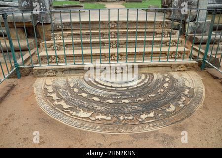 Mondstein im Abhayagiri Kloster in Sri Lanka Stockfoto