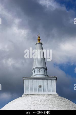 Ruwanwelisaya Buddhistischer Stupa in Anuradhapura in Sri Lanka Stockfoto