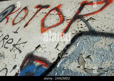 Kotor-Schild an die Wand gesprüht, Kotor, Montenegro. Stockfoto