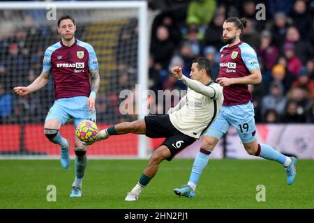 Burnley, Großbritannien. 13th. Februar 2022. Liverpools Thiago während des Spiels der Premier League in Turf Moor, Burnley, Großbritannien. Bilddatum: Sonntag, 13. Februar 2022. Bildnachweis sollte lauten: Anthony Devlin Kredit: Anthony Devlin/Alamy Live News Stockfoto