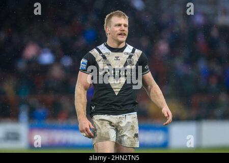 Wakefield, Großbritannien. 13th. Februar 2022. Brad Fash #17 von Hull FC während des Spiels in Wakefield, Großbritannien am 2/13/2022. (Foto von James Heaton/News Images/Sipa USA) Quelle: SIPA USA/Alamy Live News Stockfoto