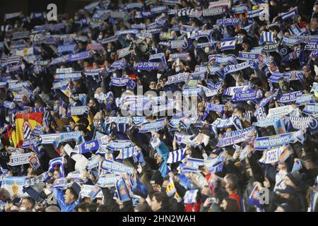 Barcelona, Spanien. 13th. Februar 2022. Barcelona, Spanien, 13th 2021. Februar: Espanyol-Fans während des LaLiga Santander-Spiels zwischen Barcelona und Espanyol im Camp Nou-Stadion in Barcelona, Spanien. Rafa Huerta/SPP Credit: SPP Sport Press Photo. /Alamy Live News Stockfoto