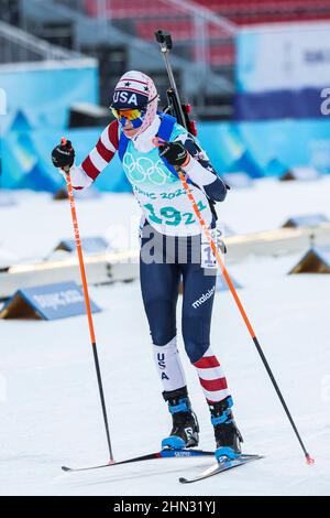 Clare Egan (USA), 5. FEBRUAR 2022 - Biathlon: Gemischter Staffellauf während der Olympischen Winterspiele 2022 in Peking im National Biathlon Center in Zhangjiakou Stockfoto