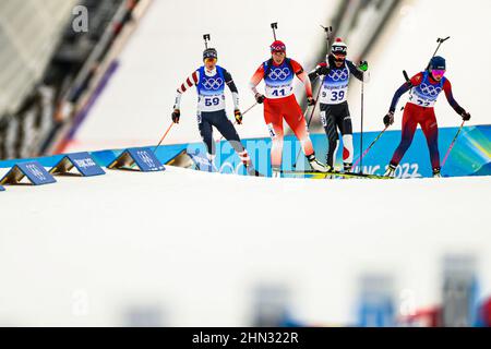 (L bis R) Clare Egan (USA) #59, Lena Haecki (SUI) #41, Sari Maeda (JPN) #39, Ingrid Landmark Tandregold (NOR) #22, 7. FEBRUAR 2022 - Biathlon : W Stockfoto