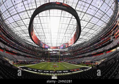 Los Angeles, Kalifornien, USA. 13th. Februar 2022. Ein Blick auf das Feld vor dem NFL Super Bowl 56 LVI Fußballspiel zwischen den Los Angeles Rams und den Cincinnati Bengals im SoFi Stadium in Los Angeles, CA am 13. Februar 2022 Charles Baus/CSM. Quelle: Cal Sport Media/Alamy Live News Stockfoto