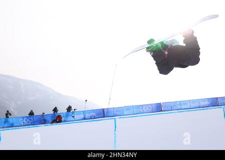 Zhangjiakou, Hebei, China. 10th. Februar 2022. Leng Qiu (CHN) Snowboarden: Halbpipe-Finale der Frauen während der Olympischen Winterspiele 2022 in Peking im Genting Snow Park in Zhangjiakou, Hebei, China . Kredit: YUTAKA/AFLO SPORT/Alamy Live Nachrichten Stockfoto