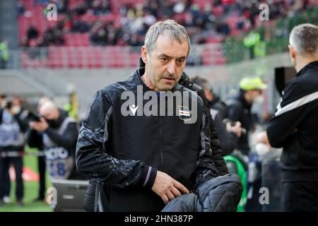 Mailand, Italien. 13th. Februar 2022. Marco Giampaolo wird während des Serie-A-Spiels zwischen AC Milan und UC Sampdoria am 13. Februar 2022 im Tsan Siro Stadium in Mailand gesehen.Quelle: Live Media Publishing Group/Alamy Live News Stockfoto