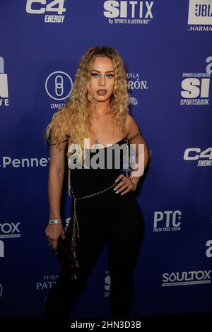 Los Angeles, USA. 13th. Februar 2022. Kendall Toole nimmt an der Sports Illustrated Super Bowl Party im Century City Park am 12. Februar 2022 in Los Angeles, Kalifornien, Teil. Foto: Shea Flynn/imageSPACE Credit: Imagespace/Alamy Live News Stockfoto