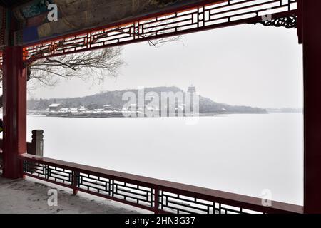 Sommerpalast nach Schnee Stockfoto